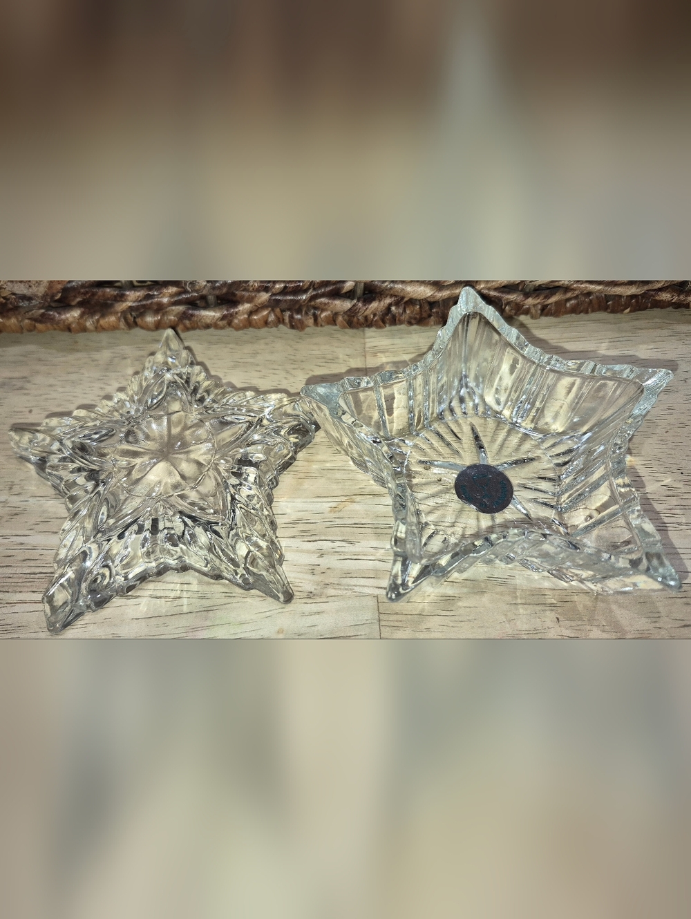 Vintage pressed Crystal glass star-shaped trinket dish, Made In Romania - Picture 2 of 4